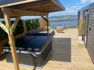 snug water